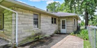 905 S Henderson Street Gallery 22