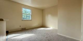 Gorgeous 2BR Townhouse in Plum! Washer & Dryer Included, Central A/C & More! Call Today! Gallery 2