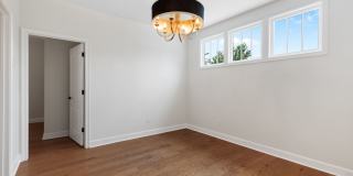 Gorgeous remodeled 3-bedroom, 2.5 bath home in Hillcrest Gallery 22