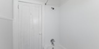 3096 Madison Road Gallery 17