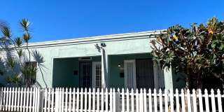 Retro Style Two Bedroom, Centrally Located Gallery 1