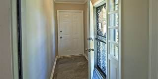 3 Bedroom, 2 Bathroom near Colonial and flamingo Gallery 3
