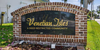 2044 MICHIGAN AVENUE NE Gallery 51