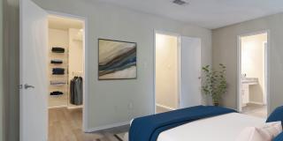 The 1800 at Barrett Lakes Apartments Gallery 8