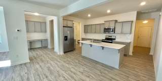 BEAUTIFUL Paired Home 3 br 2.5 ba with 2 car garage minutes from I-77 and I-40 - AUGUST MOVE IN Gallery 5