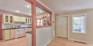 Beautiful Craftsman Bungalow on the edge of the Historic Fort Russell Dristrict Gallery 14
