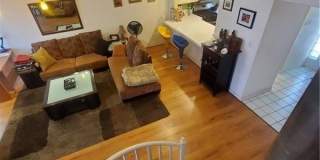 4032 Village Square Gallery 27