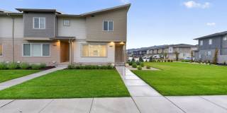 Spacious 3-Bed End-Unit Townhome in Eagle Mountain with 2-Car Garage & Storage Basement Gallery 1