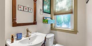 139 DAVIS Street Gallery 6