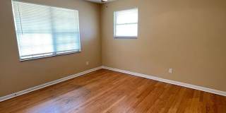3617 1/2 North Drexel Boulevard Gallery 11
