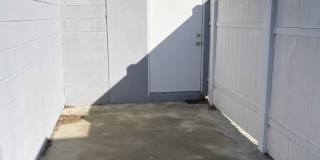 442 N Hollywood Way Gallery 18