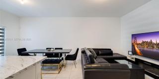 1181 SW 7th Ct Gallery 10