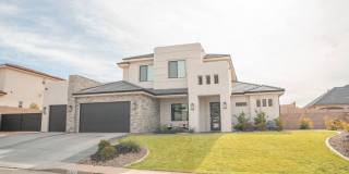 5 Bed, 3.5 Bath 3 Car Garage with a Pool! Gallery 1