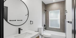 317 Porter St Gallery 21