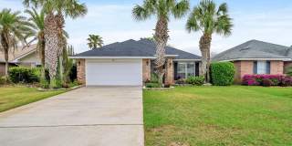 Gorgeous 4 bedroom pool house for rent w/ deeded beach access! Gallery 1