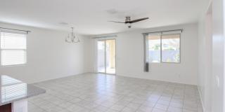 637 E Buckingham Avenue Gallery 13