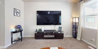 Spacious Townhome - 4 Bedrooms/3 Baths in South Jordan Gallery 4
