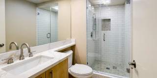 Luxurious Coastal Living: Fully Remodeled 3-Bed, 3.5-Bath with Ocean Views in Sea Point Gallery 18
