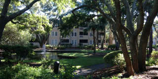 Furnished Two-Bedroom Coastal Condo | North End of Hilton Head Gallery 36