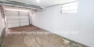 Beautiful 4 Bed, 2 Bath Home in Kansas City Gallery 21