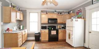 5 Bed/ 2 Bath on Fairview mins. from UC Campus Only $575/pp ($2,875/mo) + Free Wifi! AND a $250 sign on bonus!!! Gallery 21