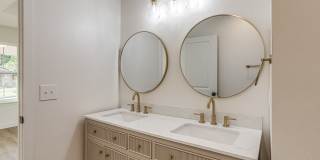 1723 West Park Place Gallery 38