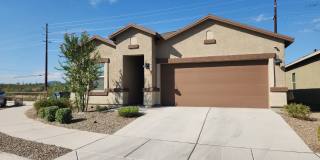 SILVERBELL CROSSINGS 4bedroom/ 2bath SILVERBELL CROSSINGS 4bedroom/ 2bath Gallery 1