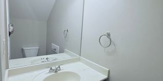 2 bedroom townhome in Oakwood, GA Gallery 9