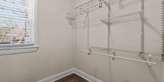 Spacious 1 Bedroom Duplex in Trinity Park, blocks from Duke! - Renovated & Pet Friendly Gallery 17