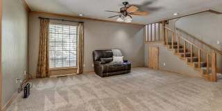 Massive 4BD/3BTH and 2 Car garage Home! Minutes from I-35 Gallery 8