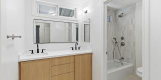 OPEN HOUSE SATURDAY 4/11 - 12PM TO 2PM Sunny and Bright 3 Bedroom End Unit in Yorktown Villas Neighborhood Gallery 27