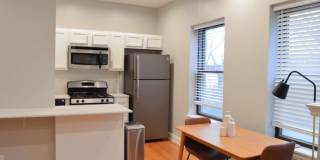 862-G West Barry Ave. Gallery 6