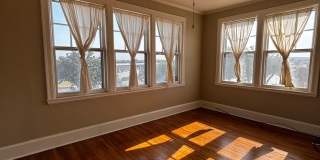 Immaculate 2/1.5/1 Condo off of Riverside Dr with a perfect river view from the top floor! Gallery 6