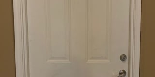 Beautiful modern upstairs condo with 2 full baths! Pet-friendly, with generous parking! Gallery 4