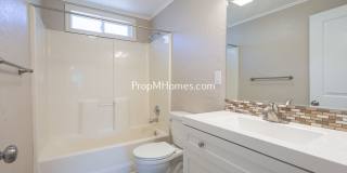 Updated Three Bedroom Home in Milwaukie - Large Fenced Yard! DEPOSIT SPECIAL Gallery 18