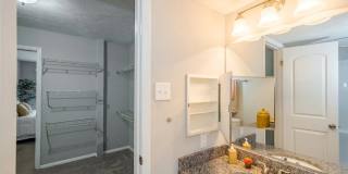 LaVista Crossing Apartments Gallery 34