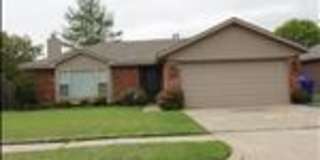 PRE-LEASING FOR FALL. 3 bed, 2 bath, 2 car garage home in Woodcreek Addition! Gallery 1