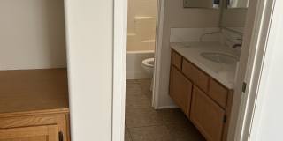 319 West Shoshone Street Gallery 15