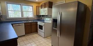 130 SPRINGWOOD Drive unit: Rental Unit Gallery 8