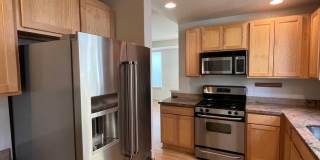 ***1,000 Off 1st Month rent if Lease signed by 9/1*** Light filled 3BD/3BA townhome Gallery 8