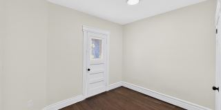 345 Walnut St Gallery 22