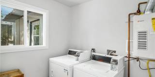 201 E 16th Street Gallery 28