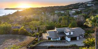 4 Bed, 5 bath home with stunning ocean views located in Malibu hills Gallery 56