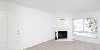 Large Upstairs Unit w/ a Fireplace Gallery 2