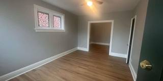 5042 Pernod Avenue Gallery 2