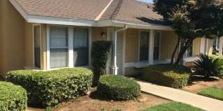 Beautifully Updated 2 Bed 2 Bath Gallery 3
