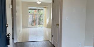 2 bedroom 1 bath duplex with garage! Gallery 3