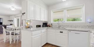 902 Lynn Ln. Gallery 7