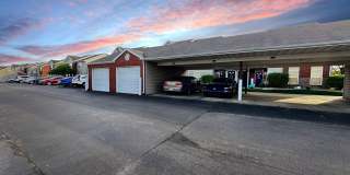 Grand Lakeside Escape: Spacious 3-Bedroom Retreat in Lakeshore Community Gallery 47