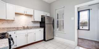 4326 N Avers Avenue Gallery 7